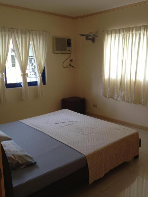 Dumaguete Springs Apartment Dumaguete City Extérieur photo