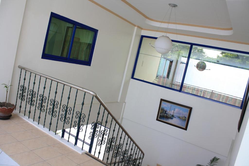 Dumaguete Springs Apartment Dumaguete City Extérieur photo